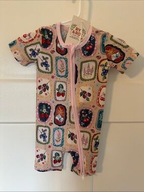 BAMBOO NWT SZ 0-3 Mos  girls by RY & Roe. One piece shorty. ‘Vintage Berries’